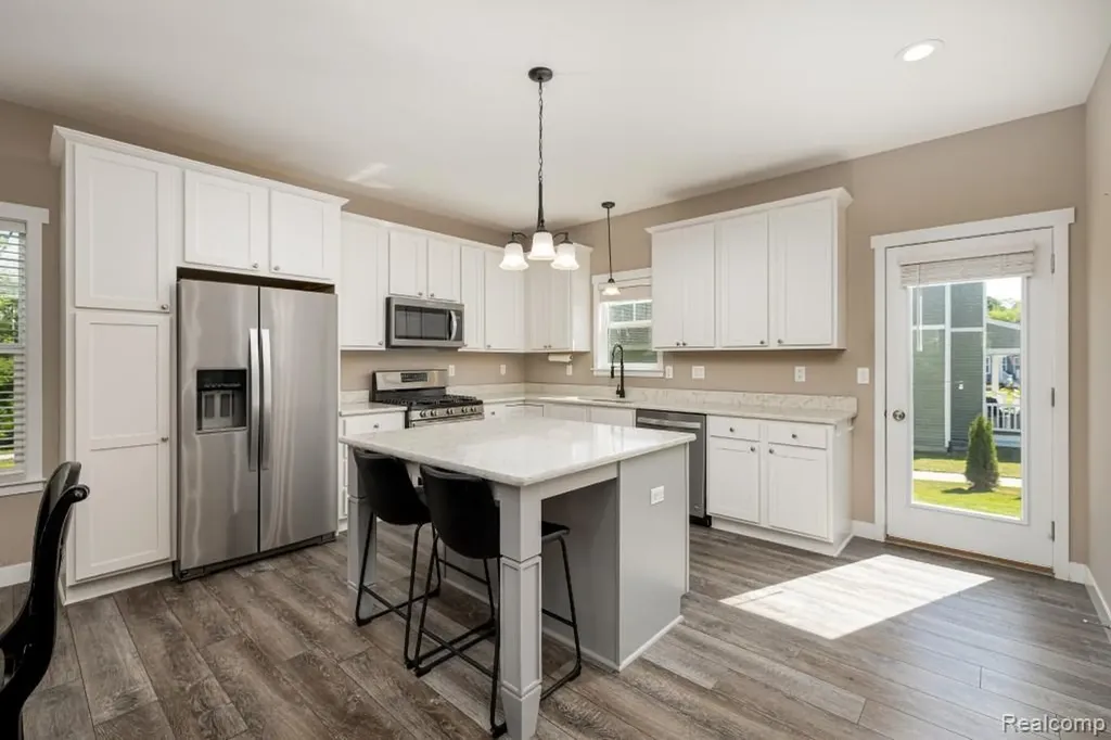 9261 Regency Boulevard Hamburg Township MI 48169