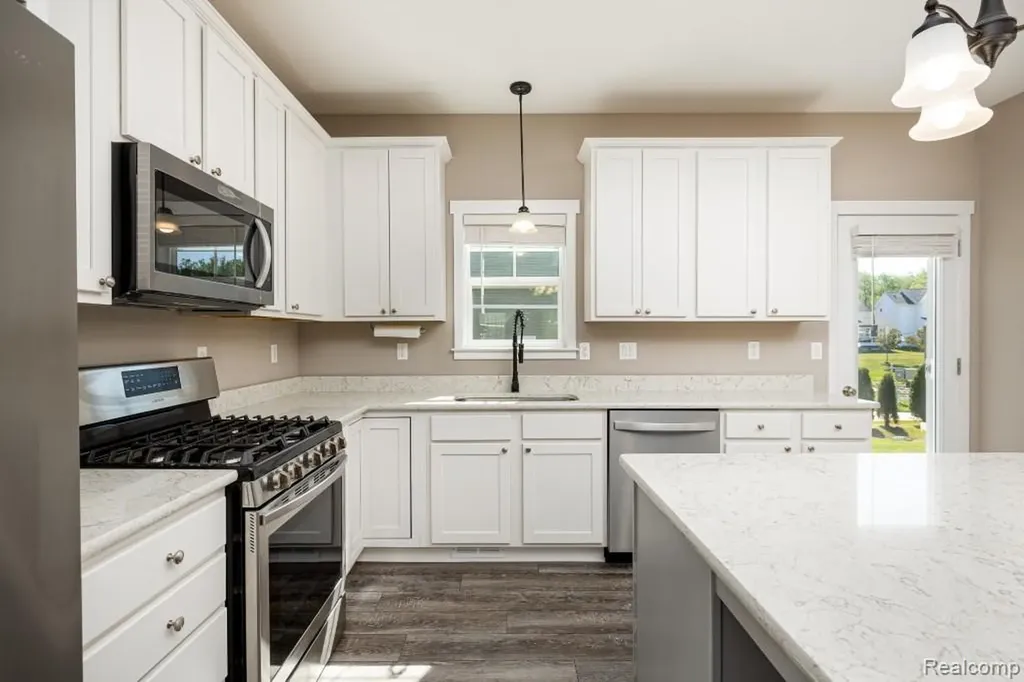 9261 Regency Boulevard Hamburg Township MI 48169
