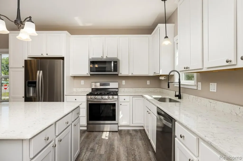 9261 Regency Boulevard Hamburg Township MI 48169
