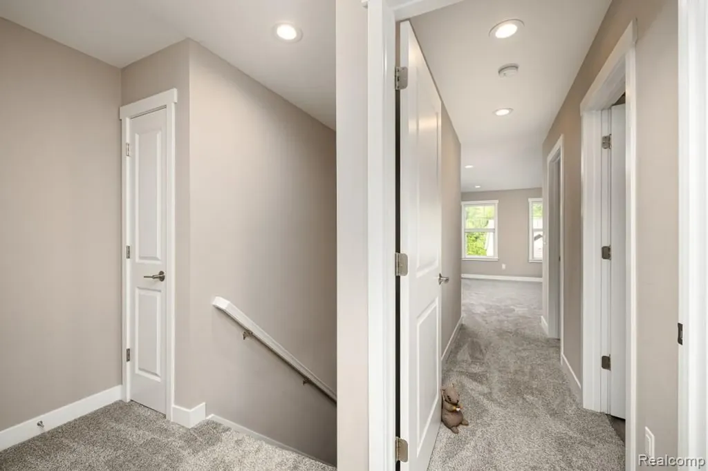 9261 Regency Boulevard Hamburg Township MI 48169