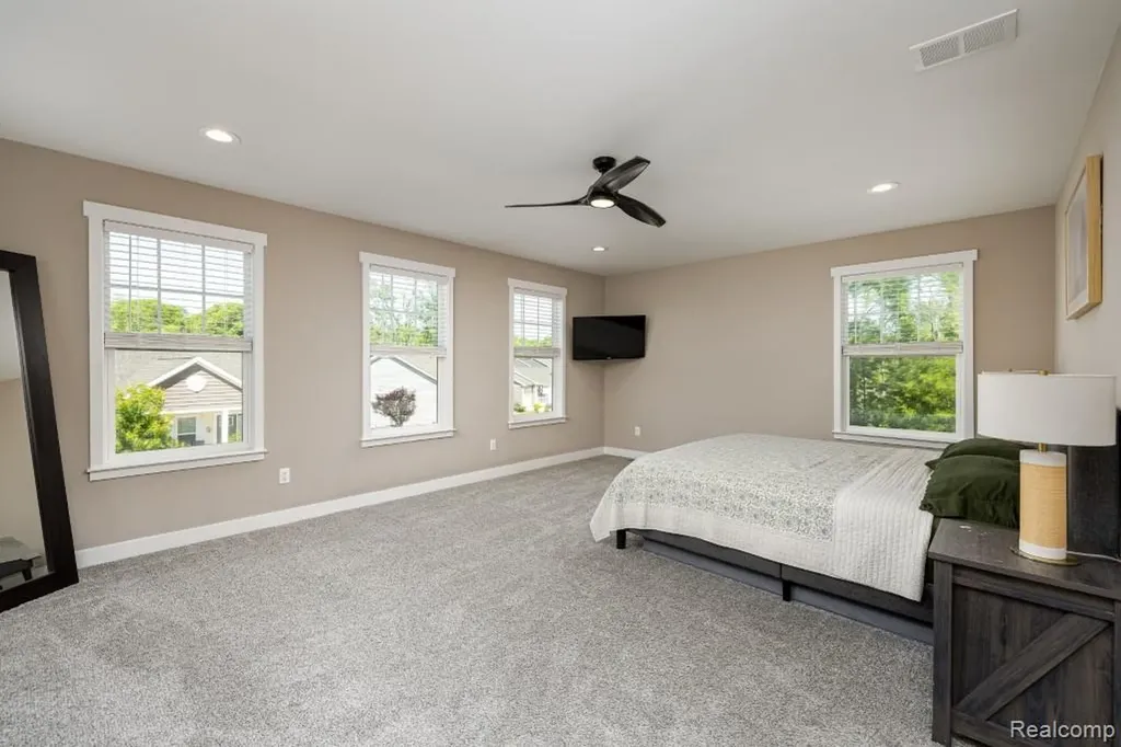 9261 Regency Boulevard Hamburg Township MI 48169