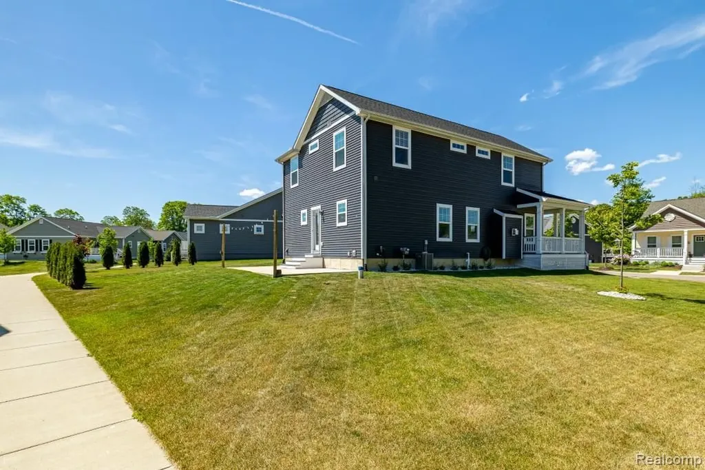9261 Regency Boulevard Hamburg Township MI 48169