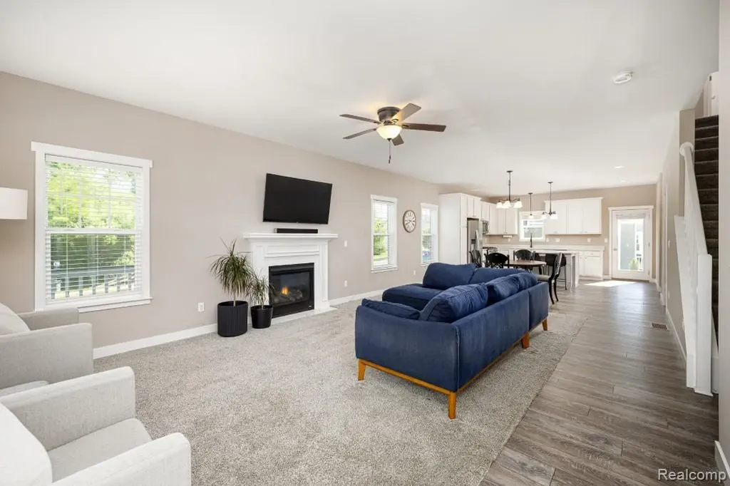 9261 Regency Boulevard Hamburg Township MI 48169