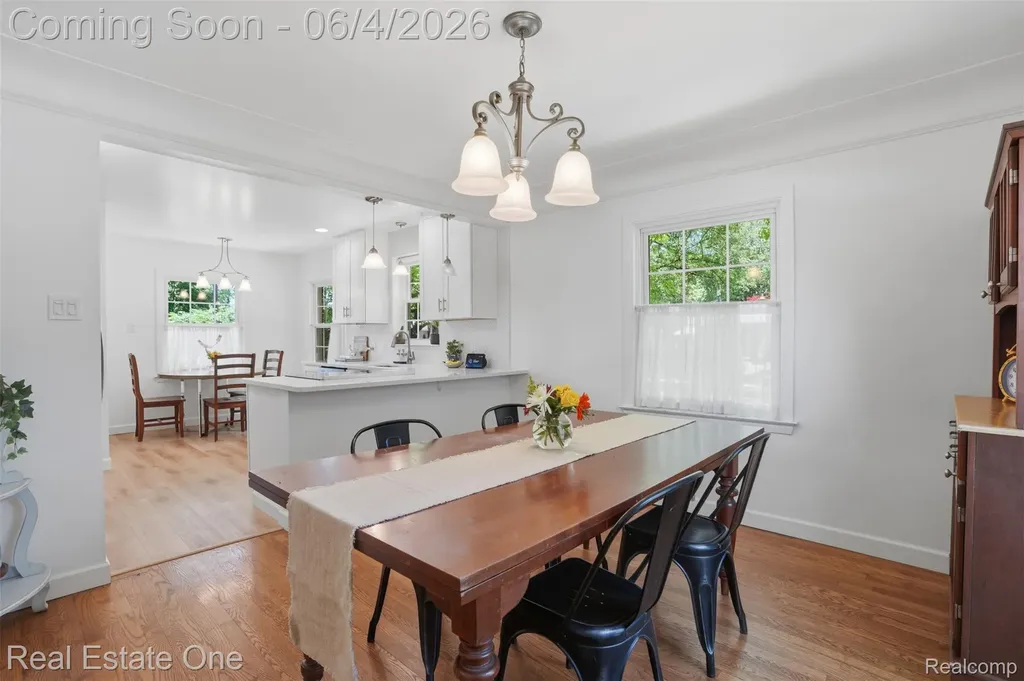 448 Allard Avenue Grosse Pointe Farms City MI 48236