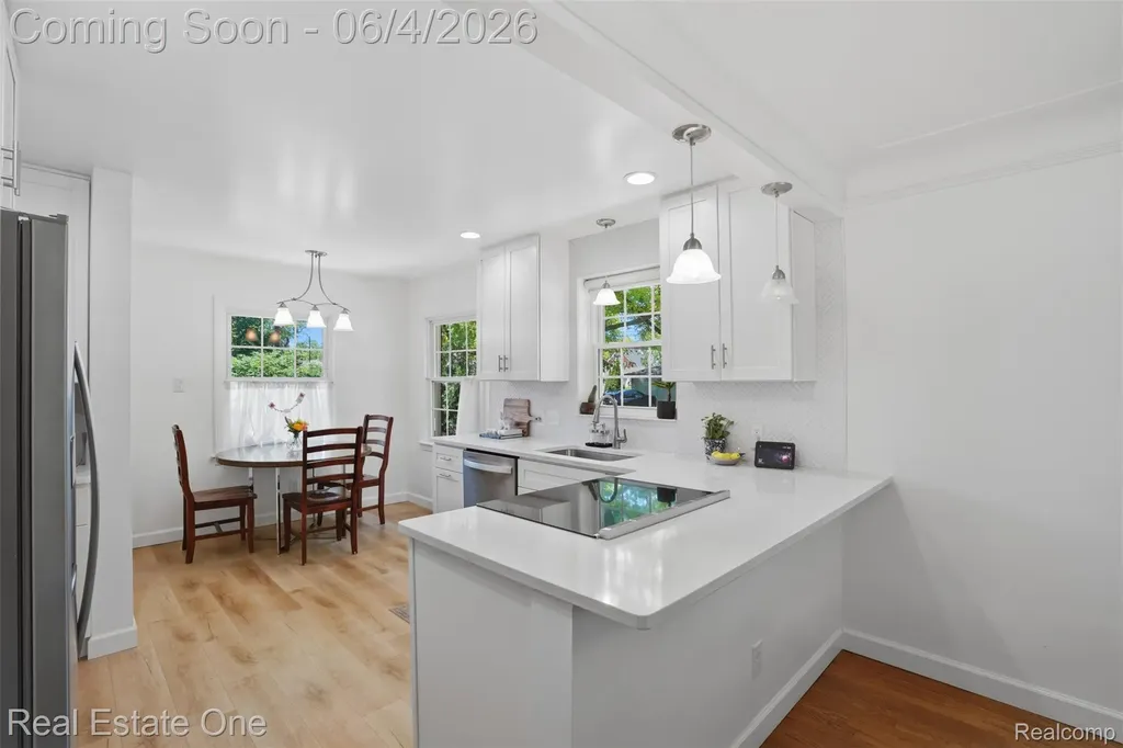448 Allard Avenue Grosse Pointe Farms City MI 48236