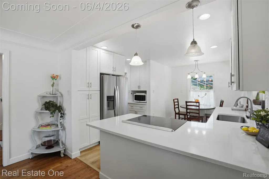 448 Allard Avenue Grosse Pointe Farms City MI 48236
