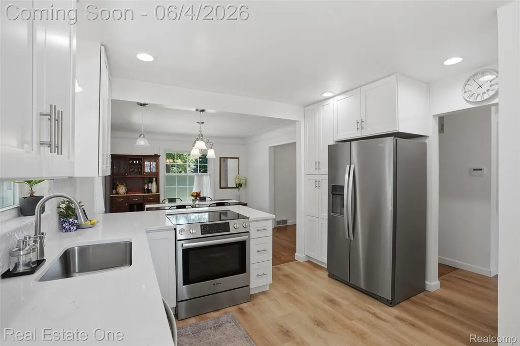 448 Allard Avenue Grosse Pointe Farms City MI 48236