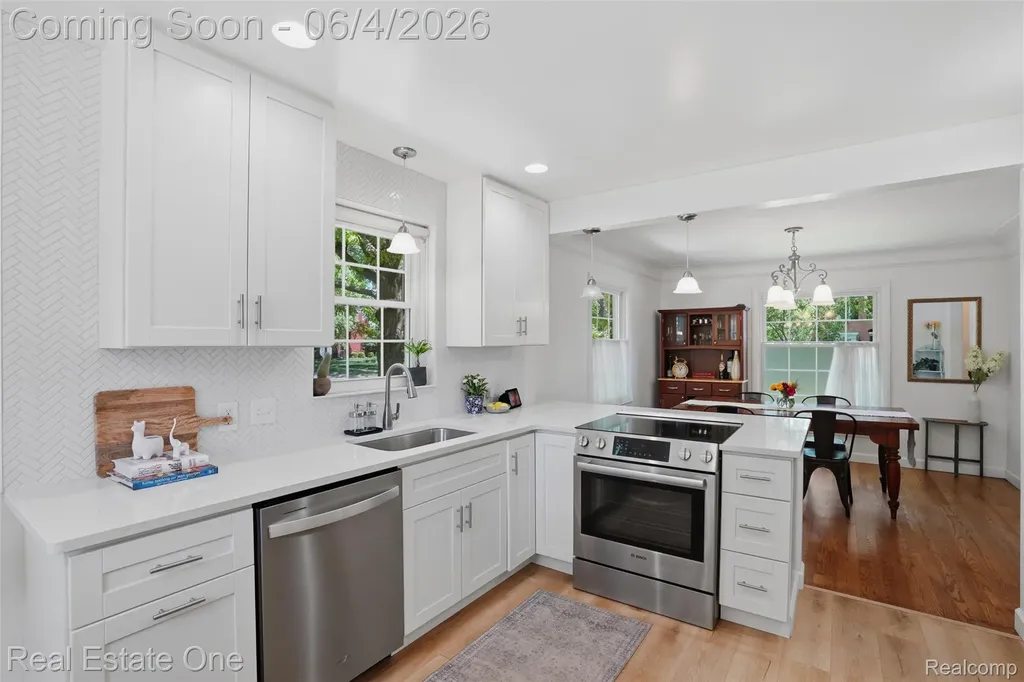448 Allard Avenue Grosse Pointe Farms City MI 48236