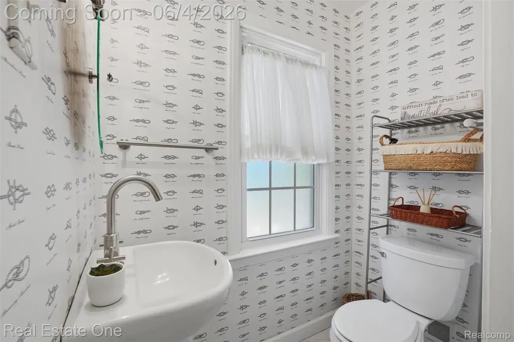 448 Allard Avenue Grosse Pointe Farms City MI 48236