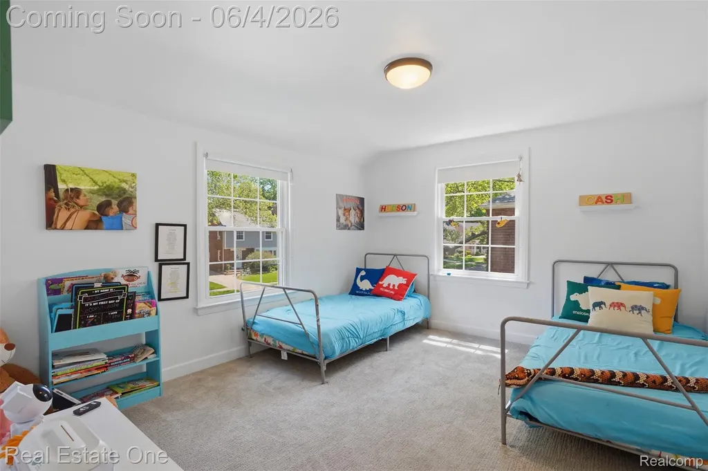 448 Allard Avenue Grosse Pointe Farms City MI 48236