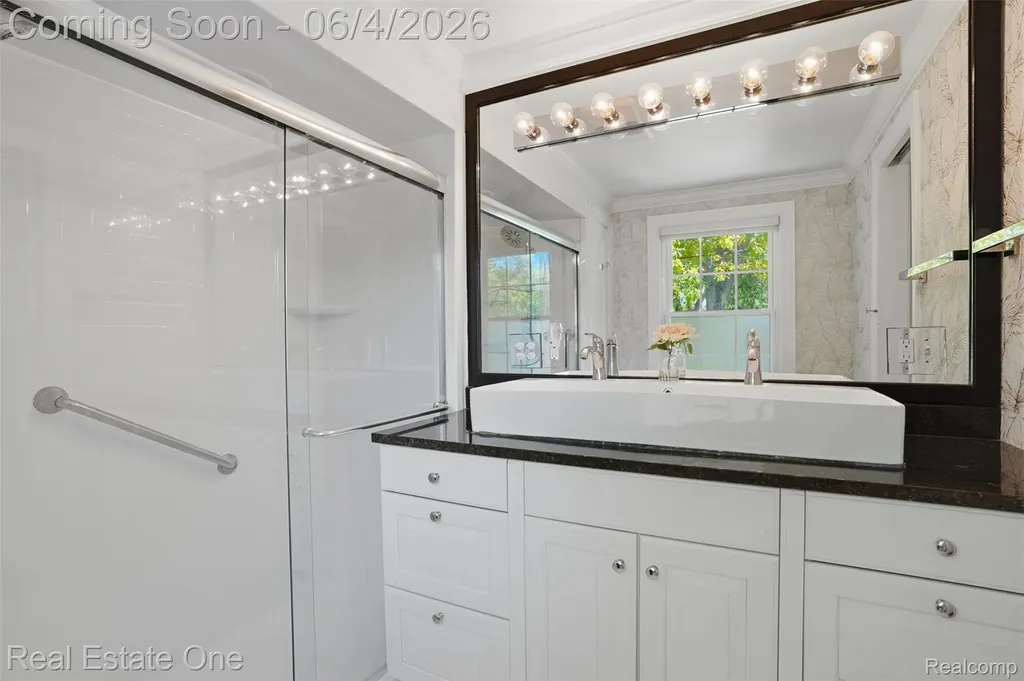 448 Allard Avenue Grosse Pointe Farms City MI 48236