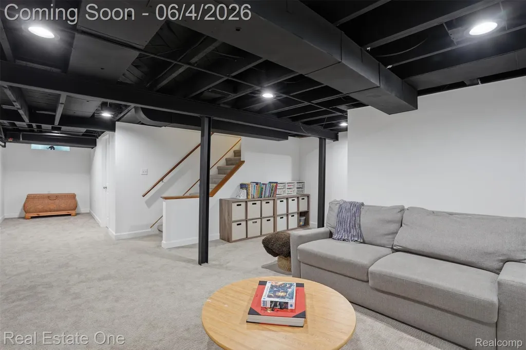 448 Allard Avenue Grosse Pointe Farms City MI 48236