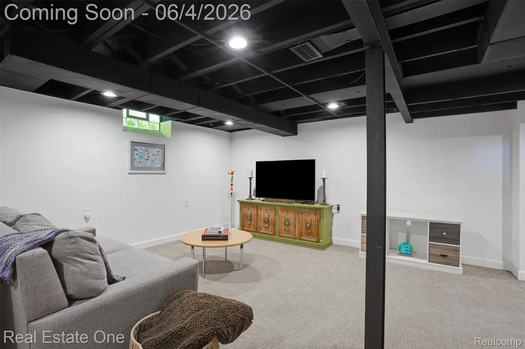 448 Allard Avenue Grosse Pointe Farms City MI 48236