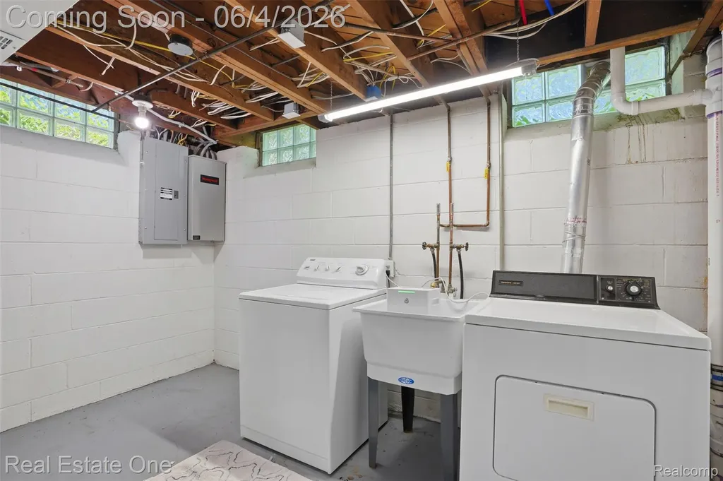 448 Allard Avenue Grosse Pointe Farms City MI 48236