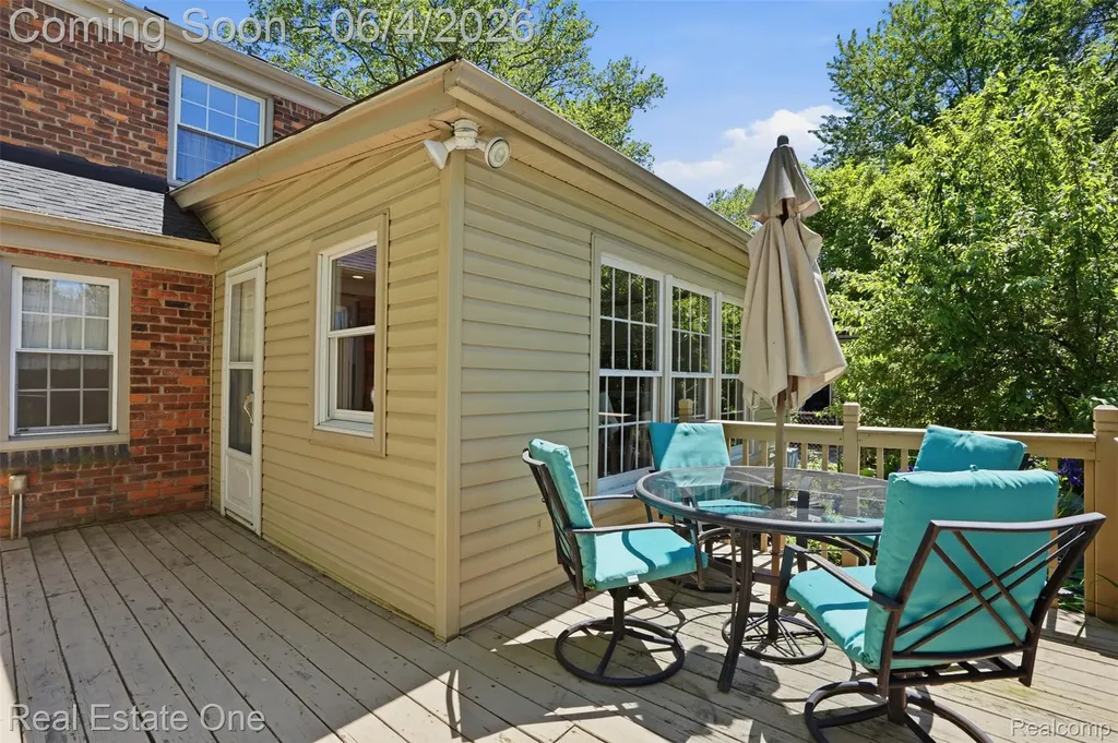448 Allard Avenue Grosse Pointe Farms City MI 48236