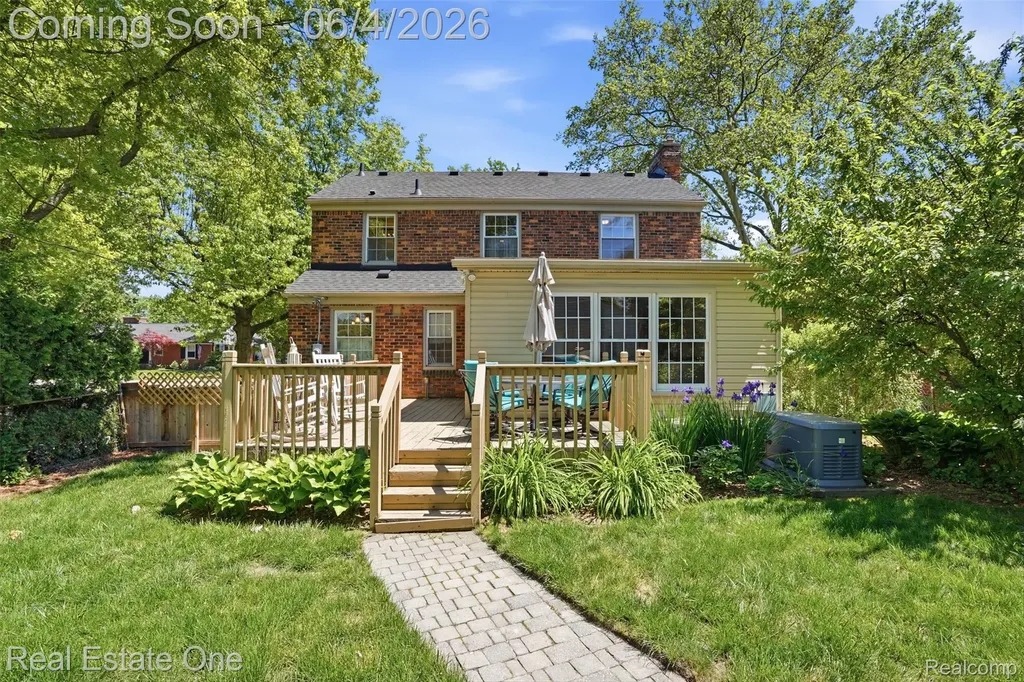 448 Allard Avenue Grosse Pointe Farms City MI 48236