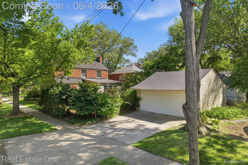 448 Allard Avenue Grosse Pointe Farms City MI 48236