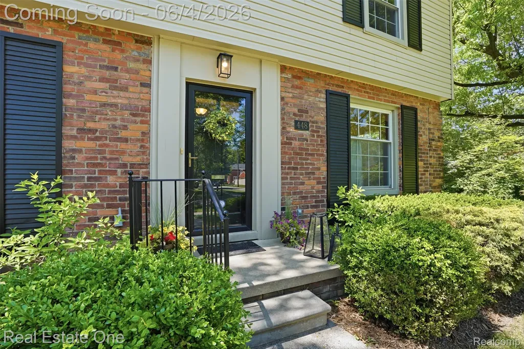 448 Allard Avenue Grosse Pointe Farms City MI 48236