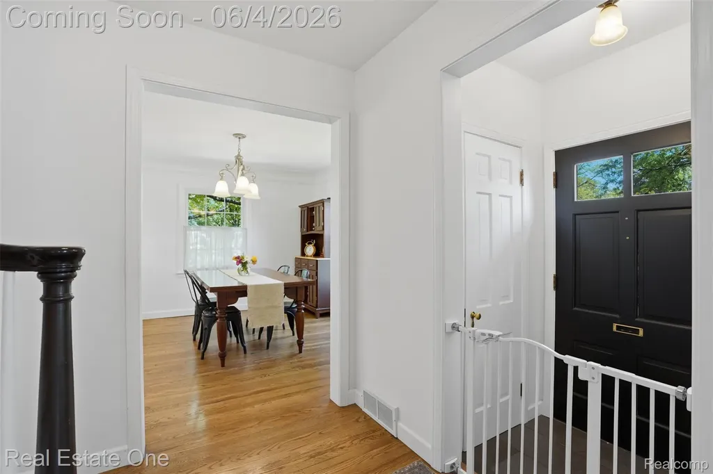 448 Allard Avenue Grosse Pointe Farms City MI 48236