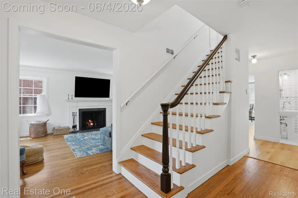 448 Allard Avenue Grosse Pointe Farms City MI 48236