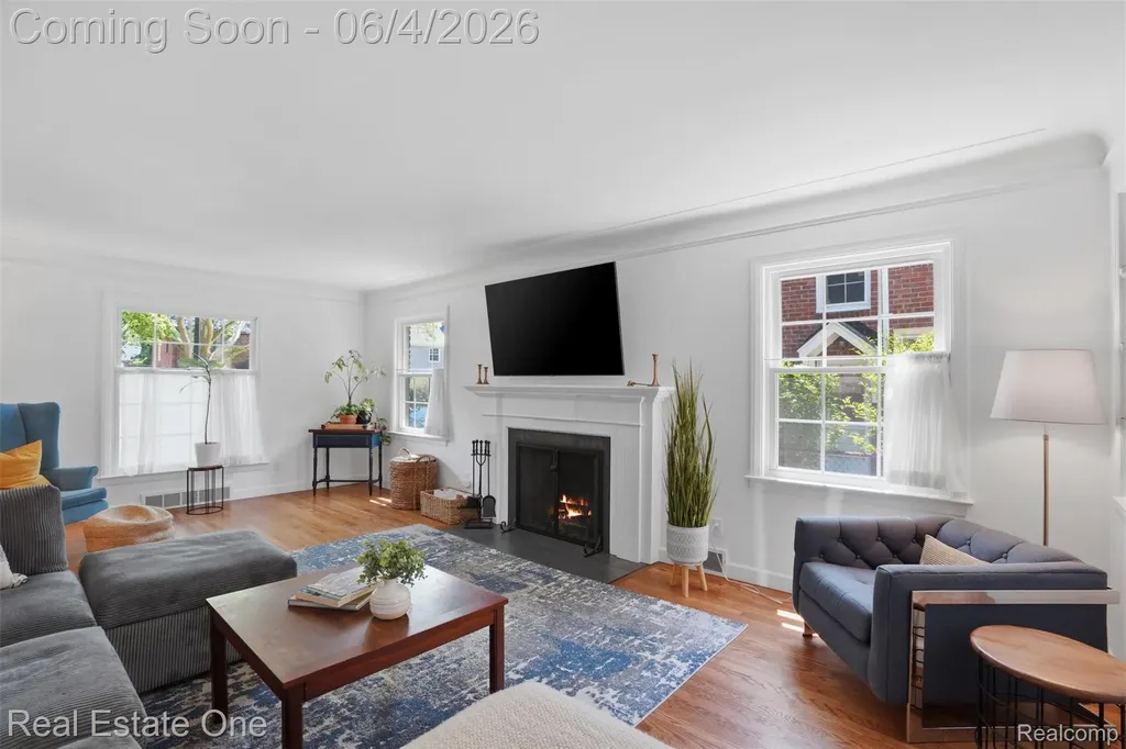 448 Allard Avenue Grosse Pointe Farms City MI 48236