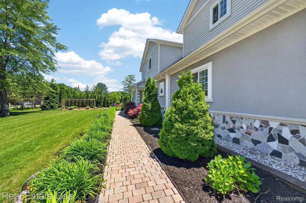 26987 Crawford Road Brownstown Charter Township MI 48174