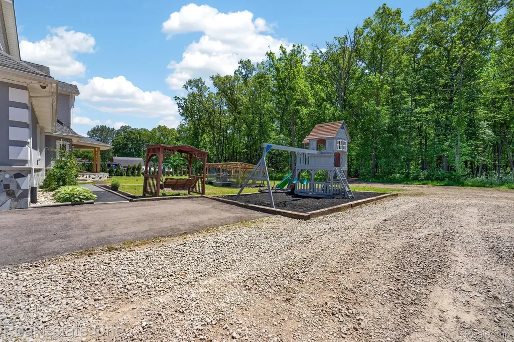 26987 Crawford Road Brownstown Charter Township MI 48174