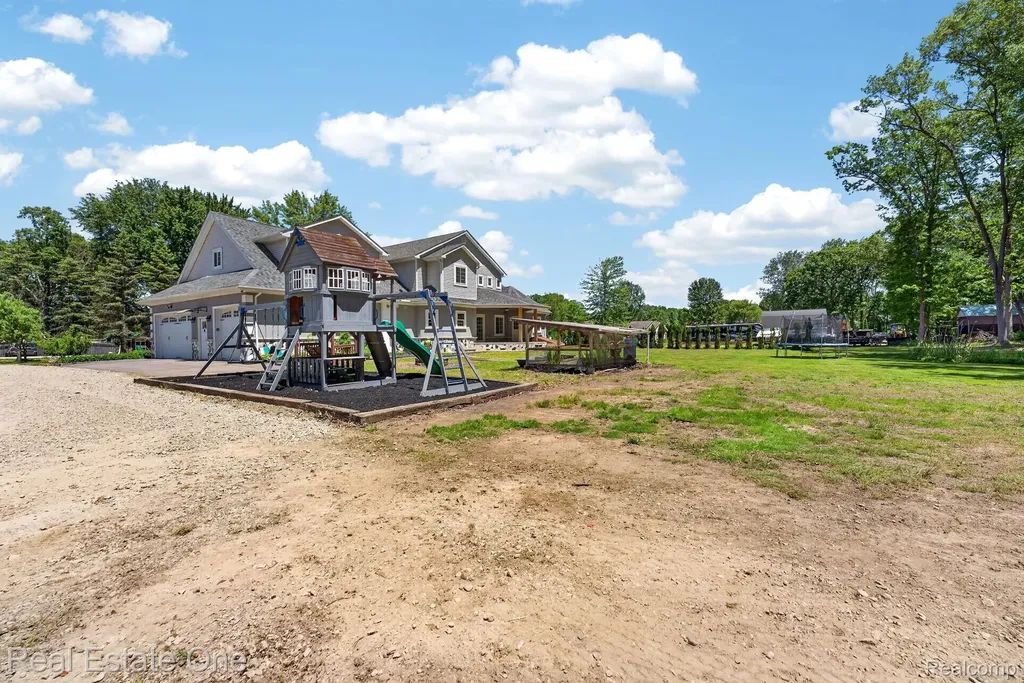 26987 Crawford Road Brownstown Charter Township MI 48174