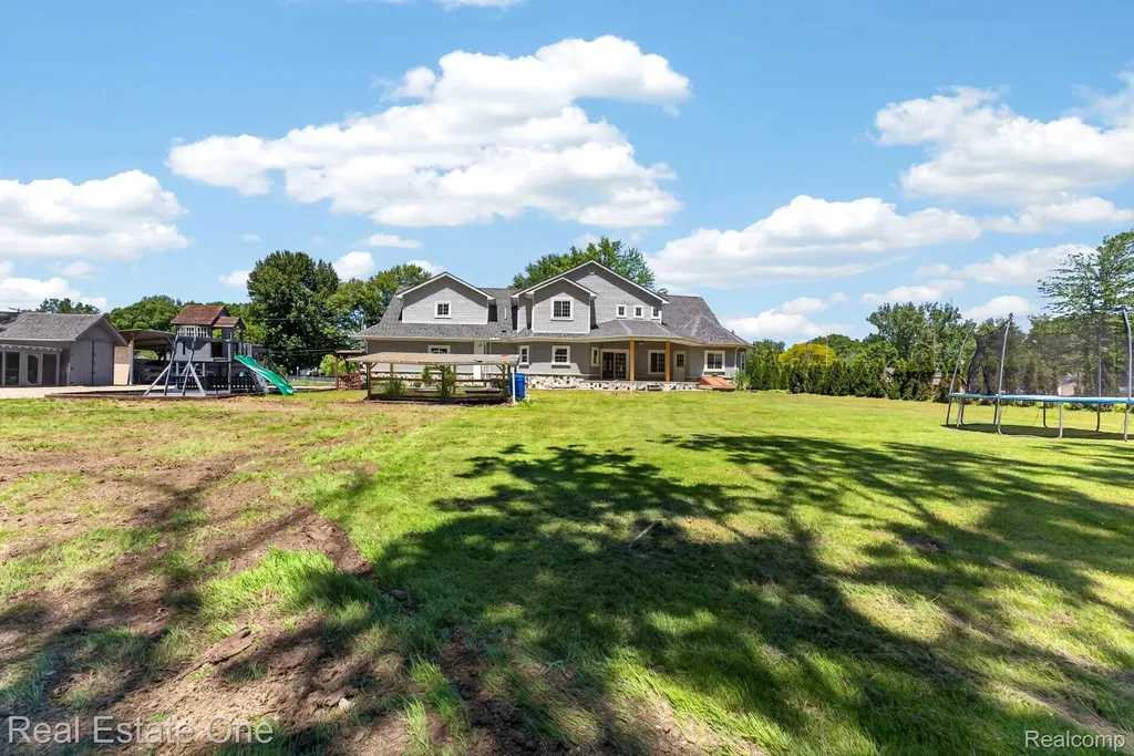 26987 Crawford Road Brownstown Charter Township MI 48174
