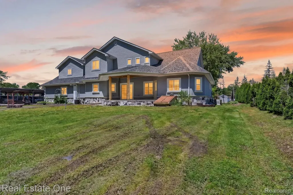 26987 Crawford Road Brownstown Charter Township MI 48174