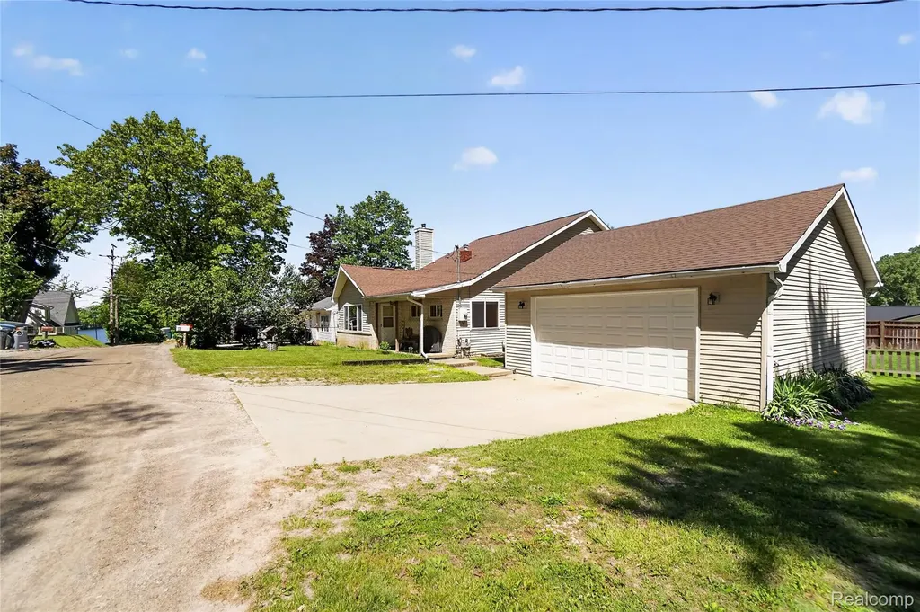 7166 Alpine Drive Argentine Township MI 48451