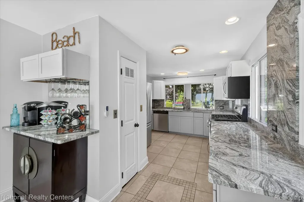 3946 Lakeshore Drive Frenchtown Township MI 48166
