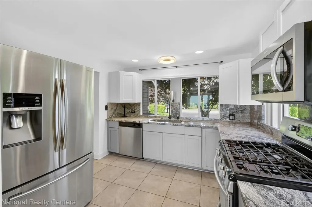 3946 Lakeshore Drive Frenchtown Township MI 48166