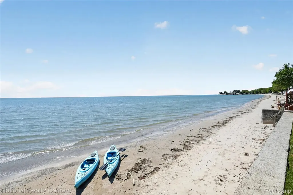 3946 Lakeshore Drive Frenchtown Township MI 48166