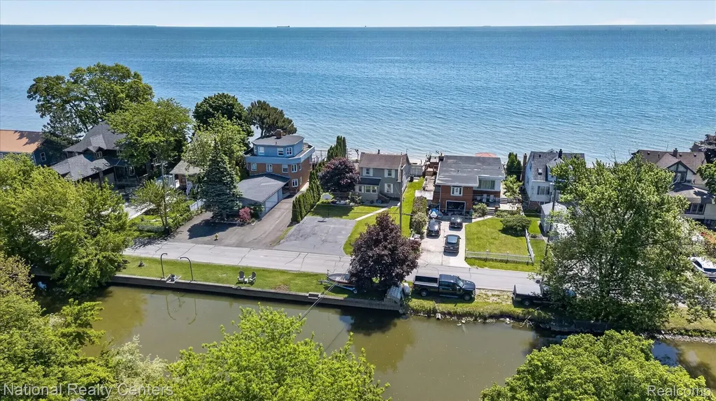 3946 Lakeshore Drive Frenchtown Township MI 48166