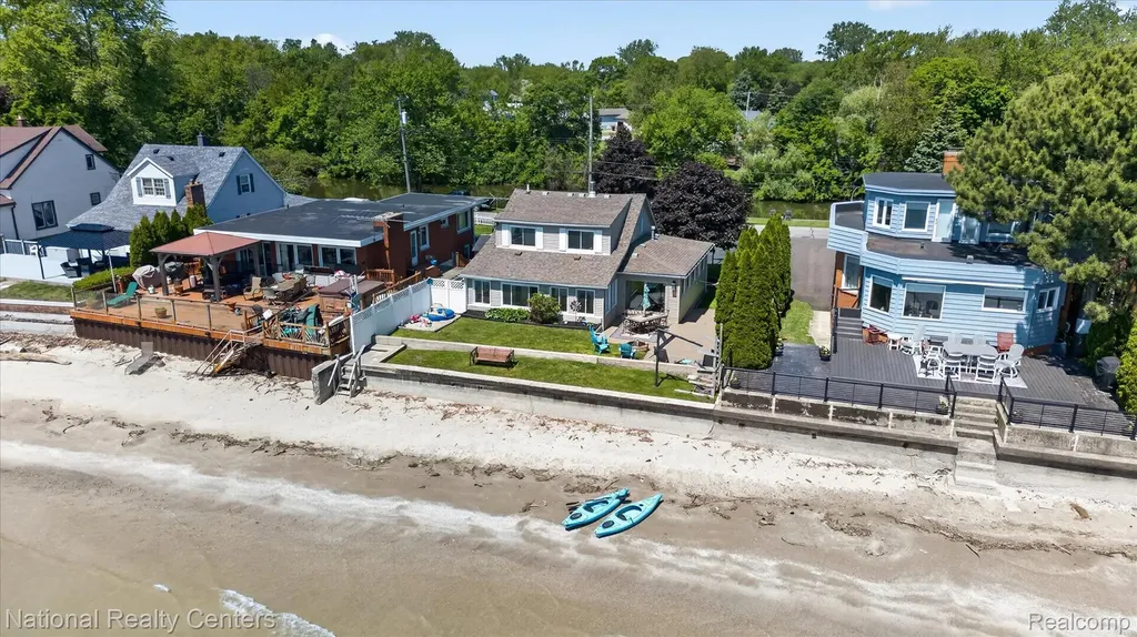 3946 Lakeshore Drive Frenchtown Township MI 48166