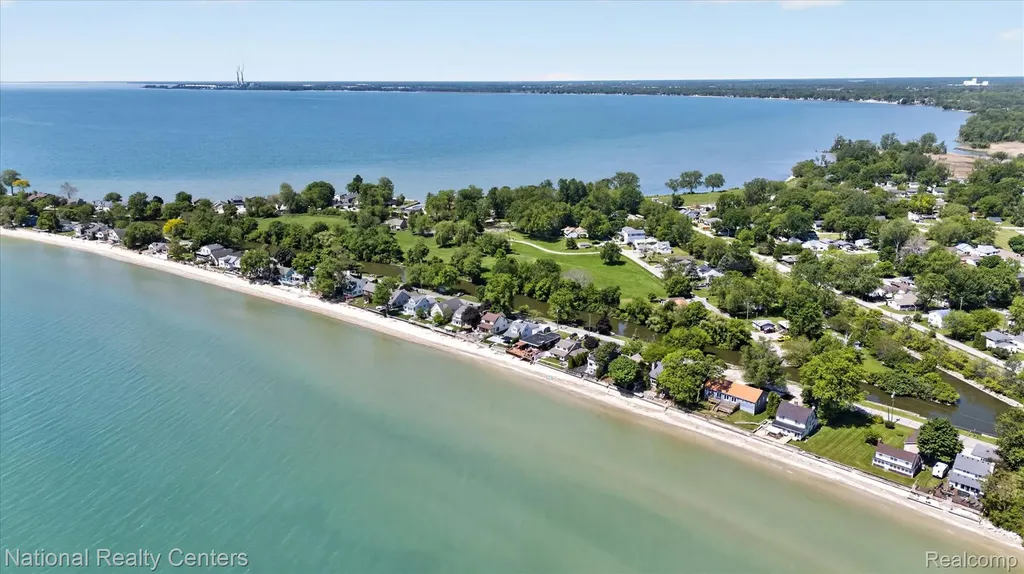 3946 Lakeshore Drive Frenchtown Township MI 48166