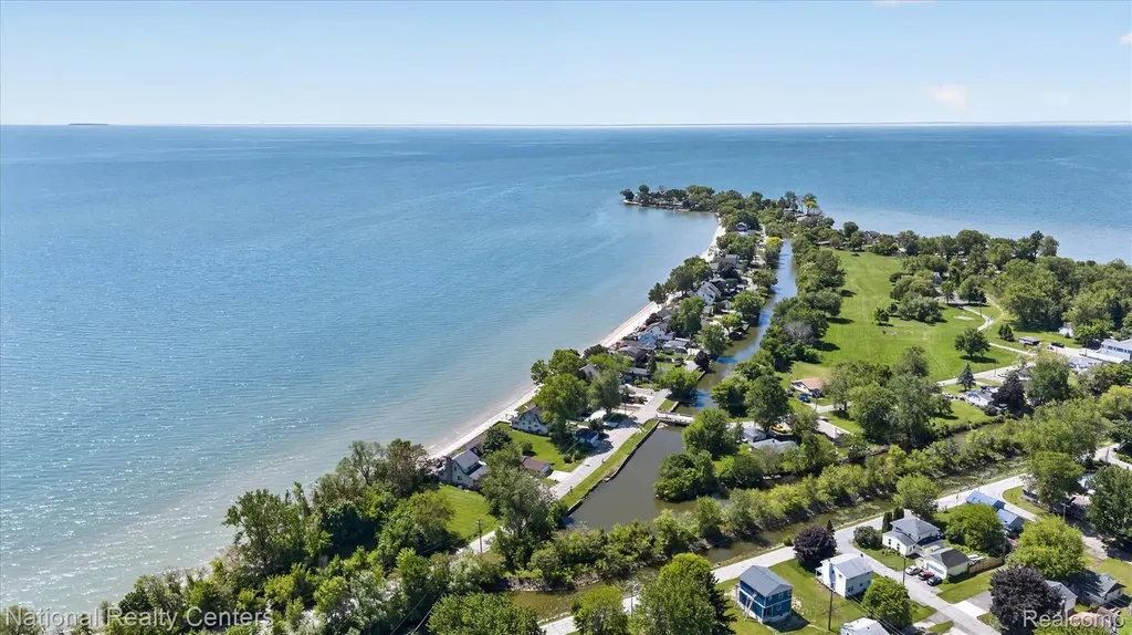 3946 Lakeshore Drive Frenchtown Township MI 48166