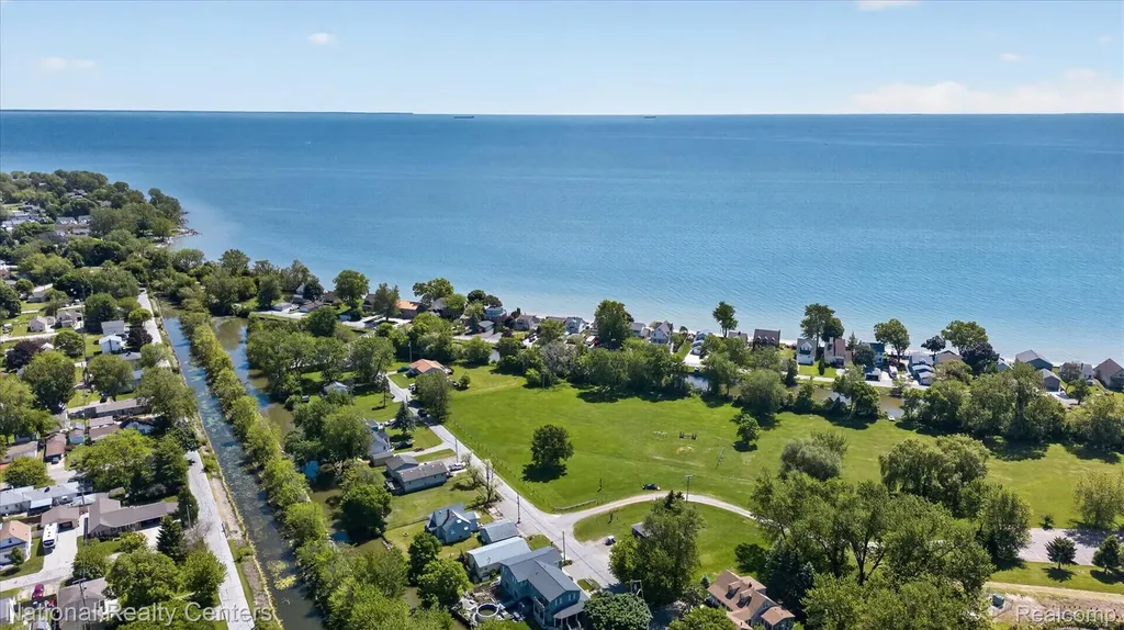 3946 Lakeshore Drive Frenchtown Township MI 48166
