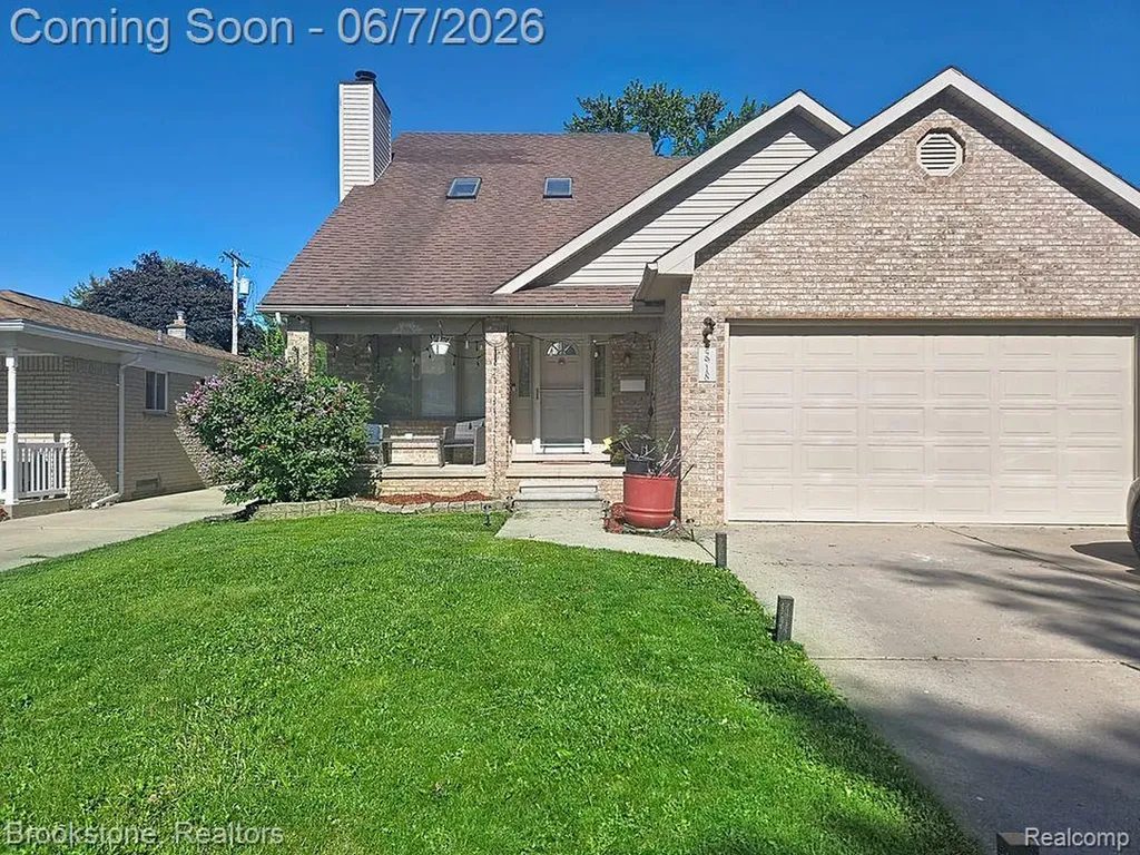 5918 N Evangeline Street Dearborn Heights City MI 48127