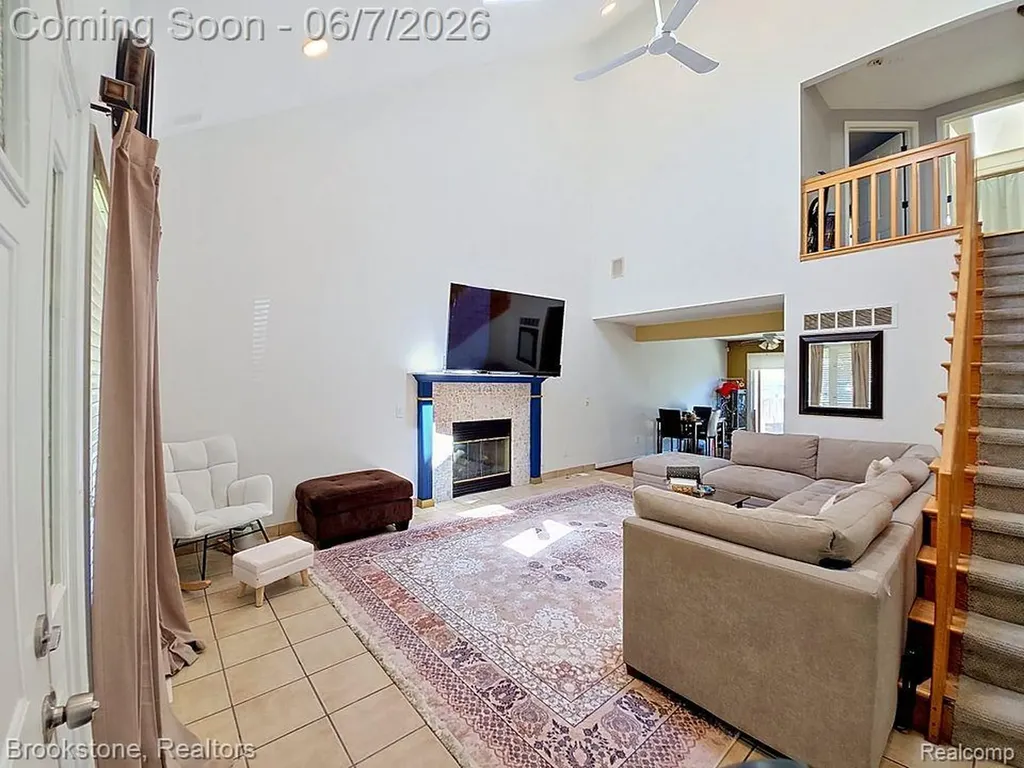 5918 N Evangeline Street Dearborn Heights City MI 48127