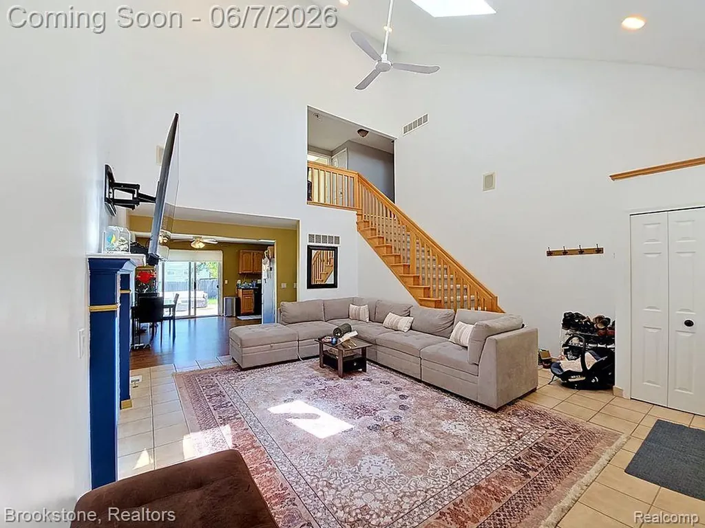 5918 N Evangeline Street Dearborn Heights City MI 48127