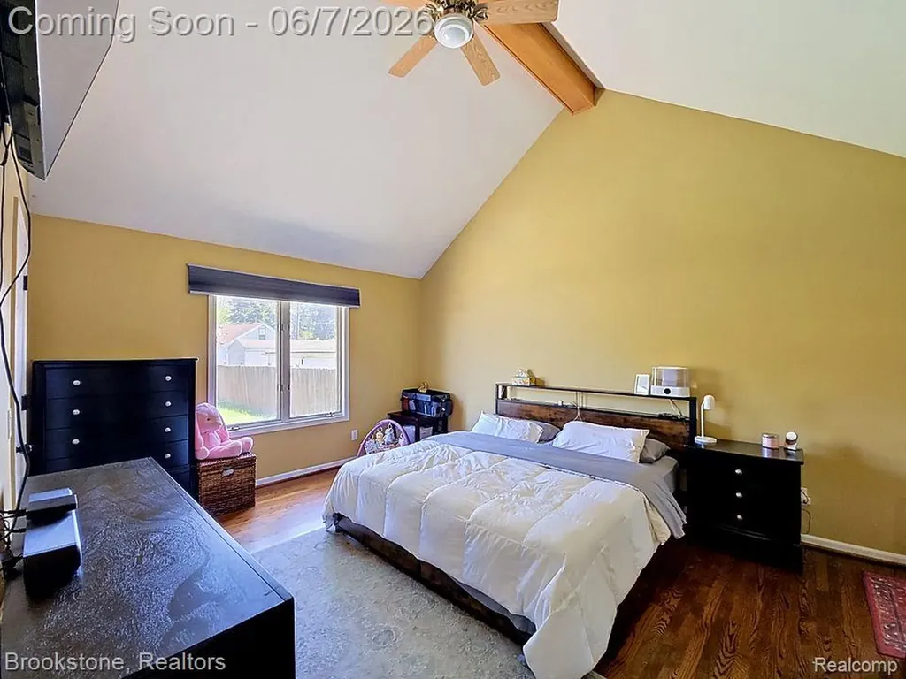 5918 N Evangeline Street Dearborn Heights City MI 48127