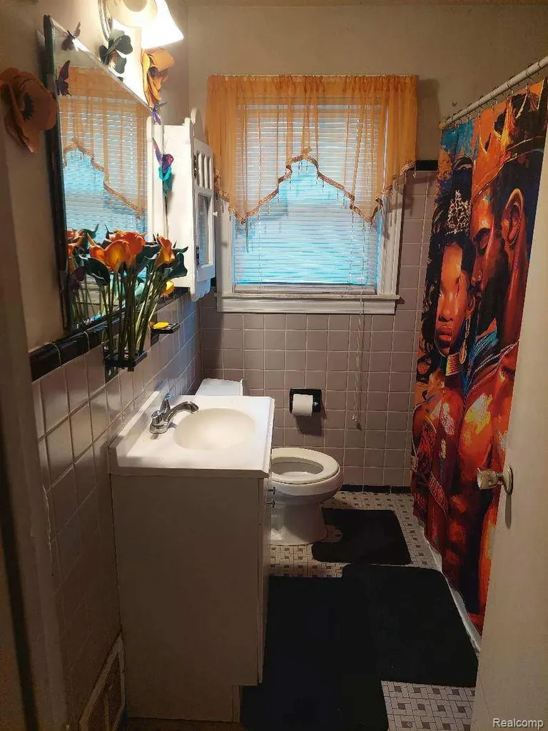 8666 Patton Street Detroit City MI 48228