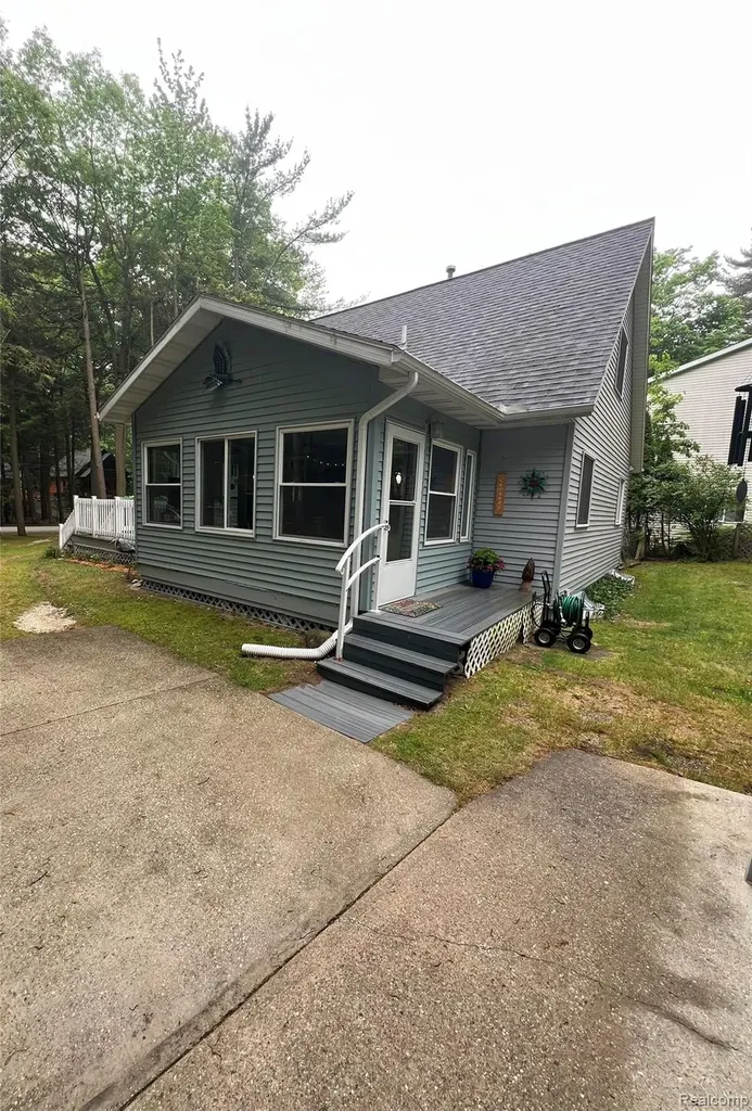 9058 W Chippewa Trail Benona Township MI 49455