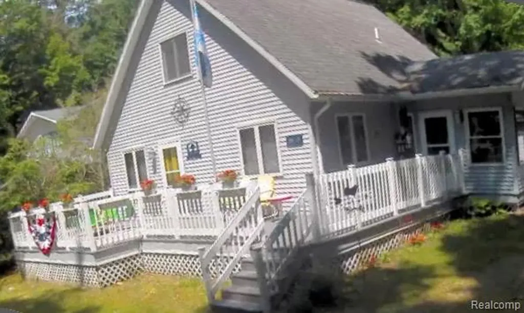9058 W Chippewa Trail Benona Township MI 49455