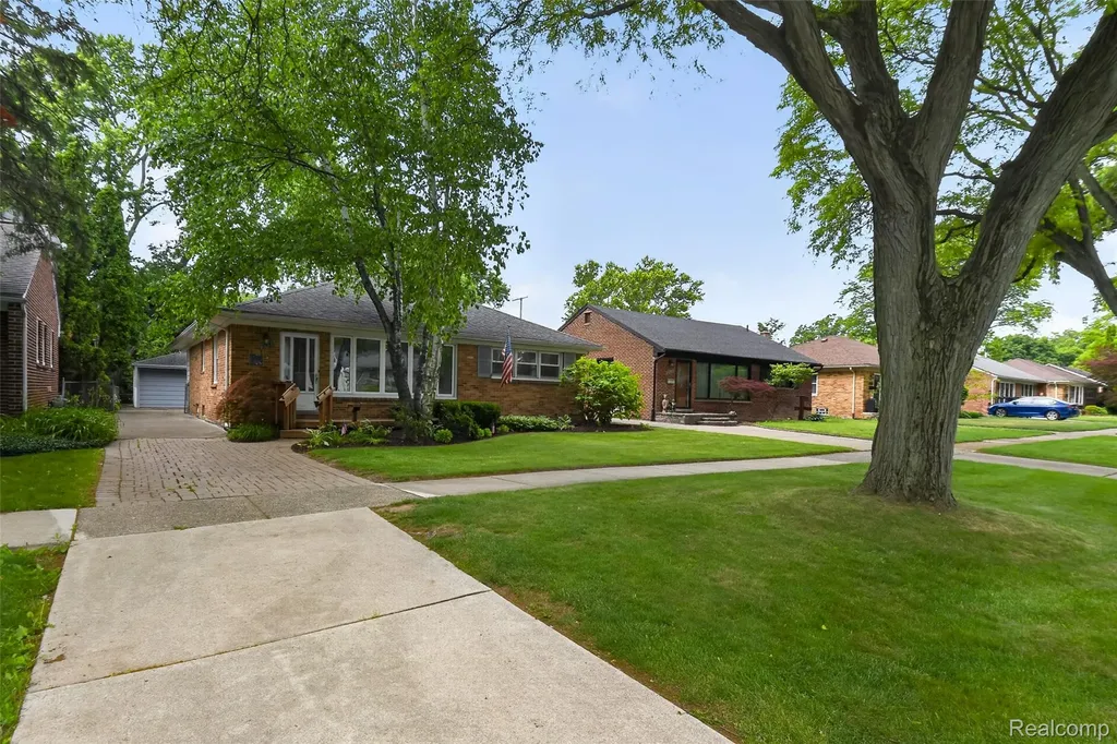 2400 Derby Road Birmingham City MI 48009
