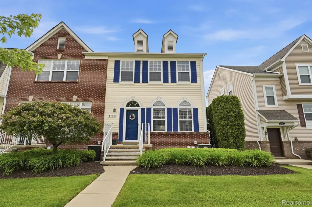 3133 Johanna Ware W Wixom City MI 48393
