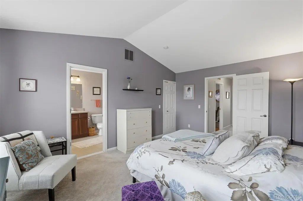 3133 Johanna Ware W Wixom City MI 48393