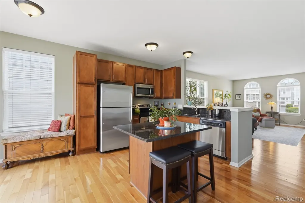 3133 Johanna Ware W Wixom City MI 48393